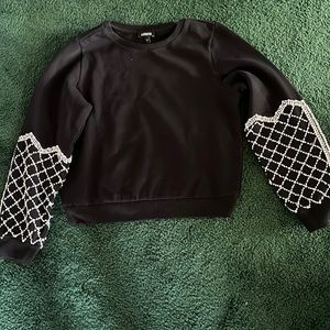 Beautiful sweatshirt.